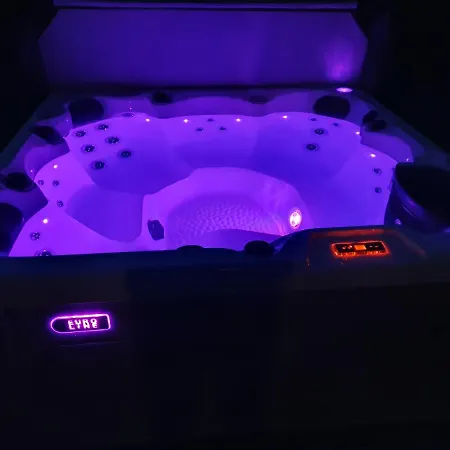 Mana Village - Jacuzzi & Sauna 팜스테이