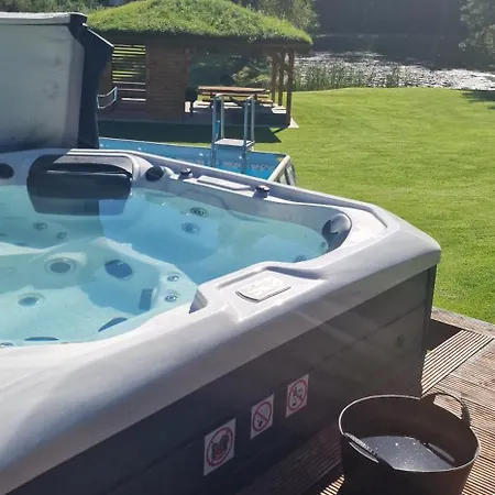 Mana Village - Jacuzzi & Sauna Фермерский дом *